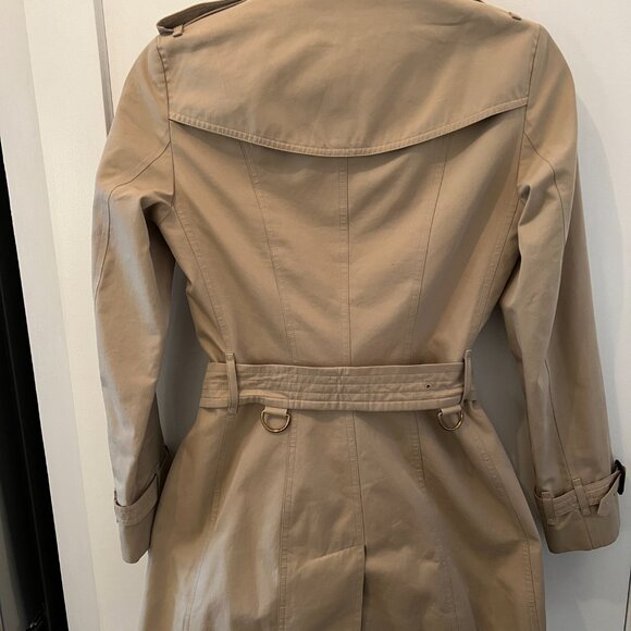 Burberry Sandringham Short Slim Trench - US 2 - AUTHENTICATED - Picture 5 of 15